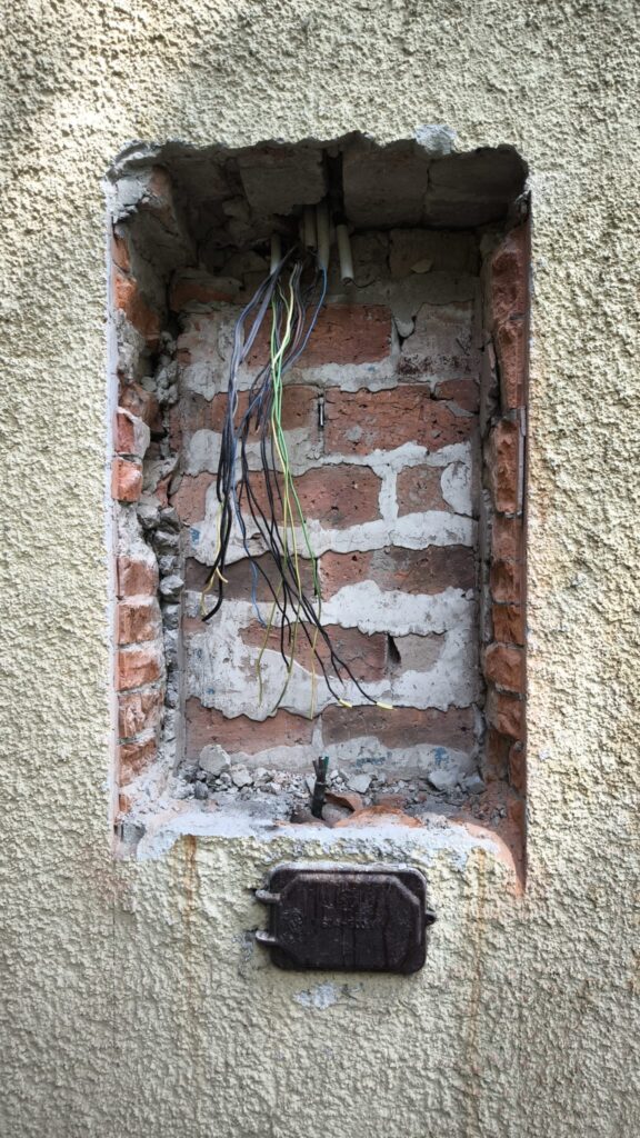 Rekonštrukcia elektromerového rozvádzača, Domaša
