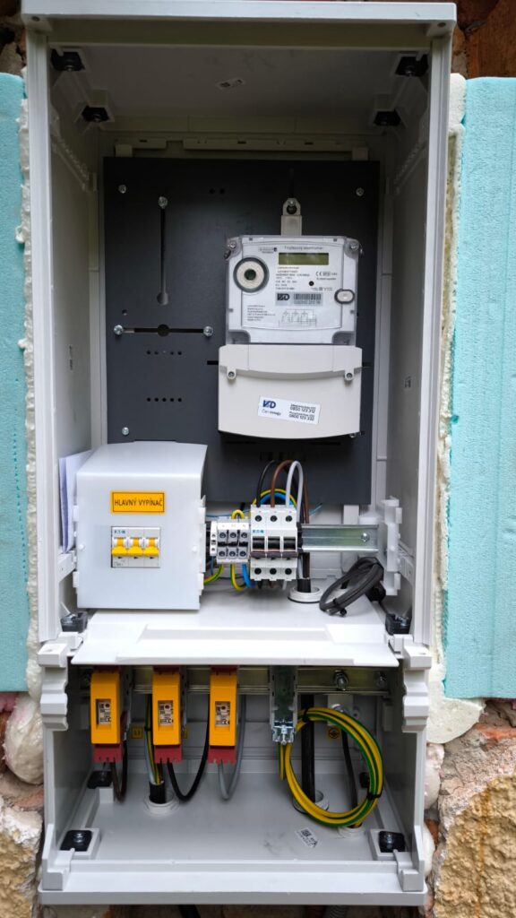 Rekonštrukcia elektromerového rozvádzača, Domaša