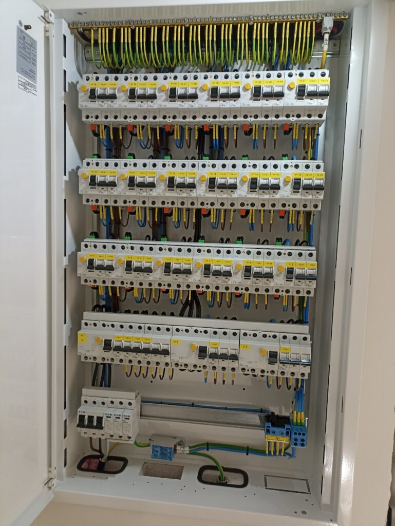 Novostavba rodinného domu, elektroinštalácie, Vranov nad Topľou
