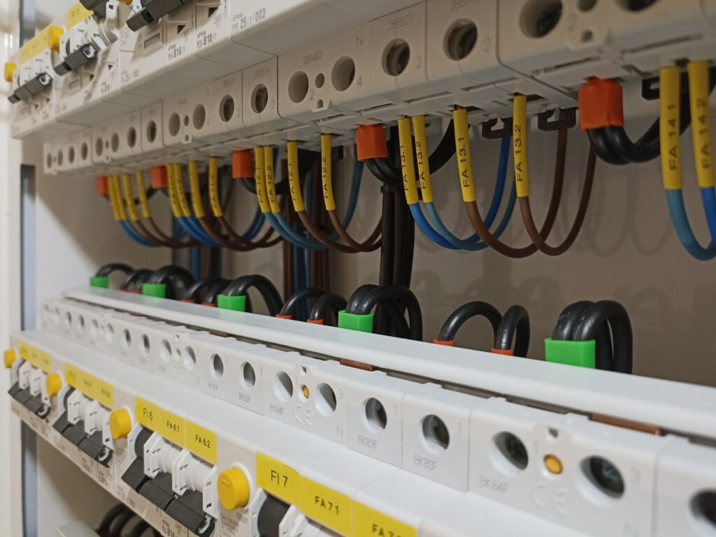 Novostavba rodinného domu, elektroinštalácie, Vranov nad Topľou